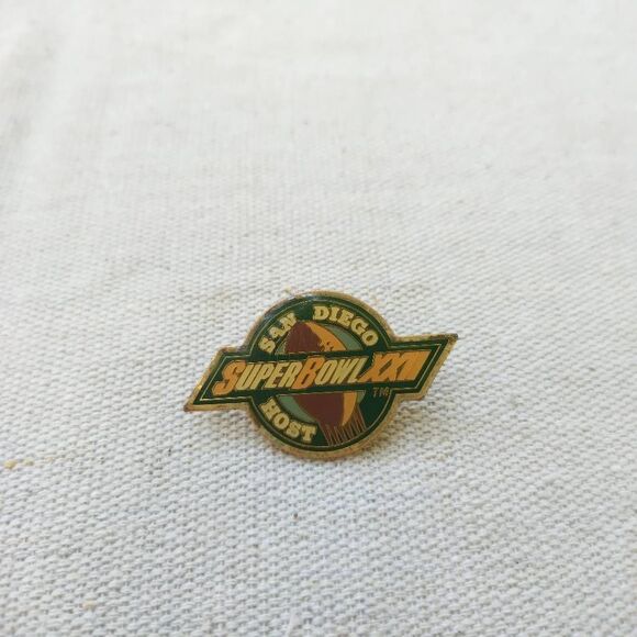 1988 Peter David Inc. San Diego Super Bowl XXII Host collectible butterfly clasp - Picture 1 of 3